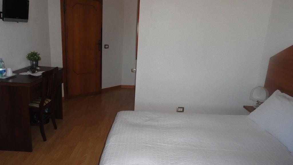 Bed And Breakfast La Corte Degli Ulivi Чивитавекия Стая снимка