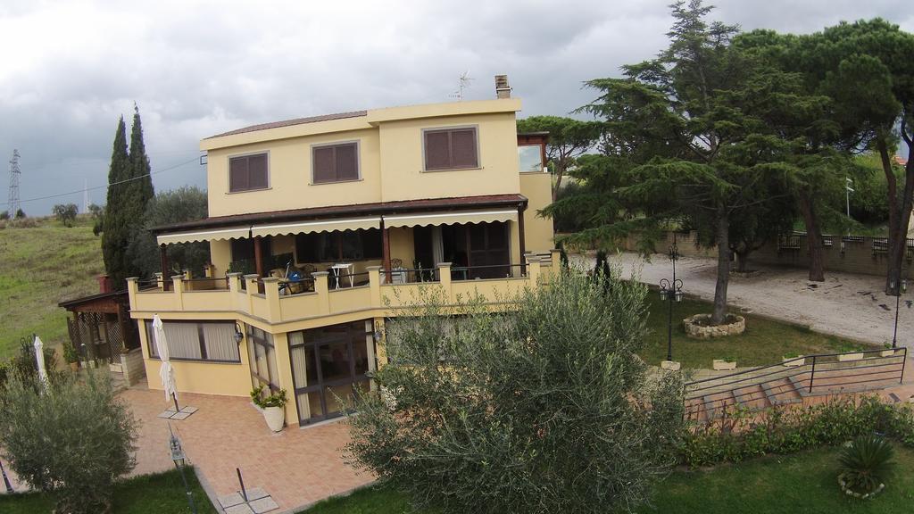 Bed And Breakfast La Corte Degli Ulivi Чивитавекия Екстериор снимка