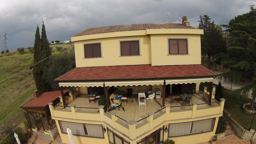 Bed And Breakfast La Corte Degli Ulivi Чивитавекия Екстериор снимка
