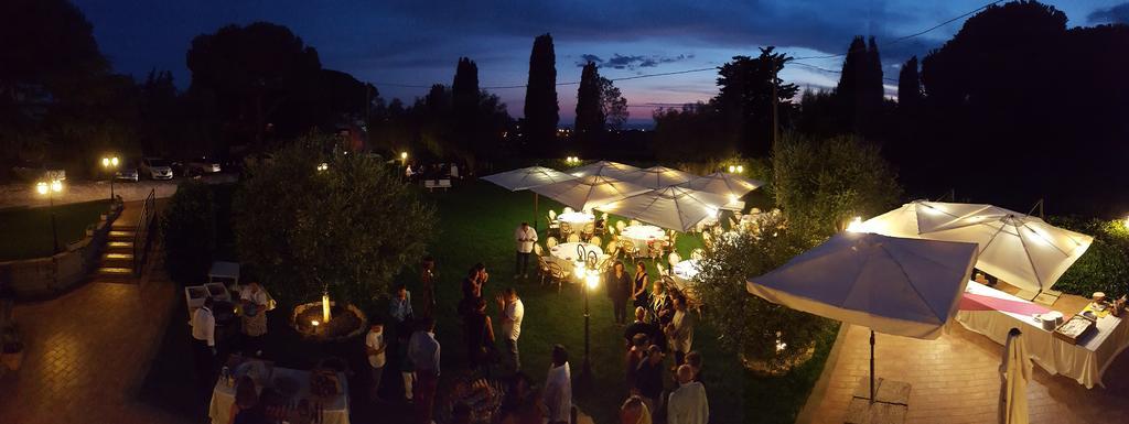 Bed And Breakfast La Corte Degli Ulivi Чивитавекия Екстериор снимка