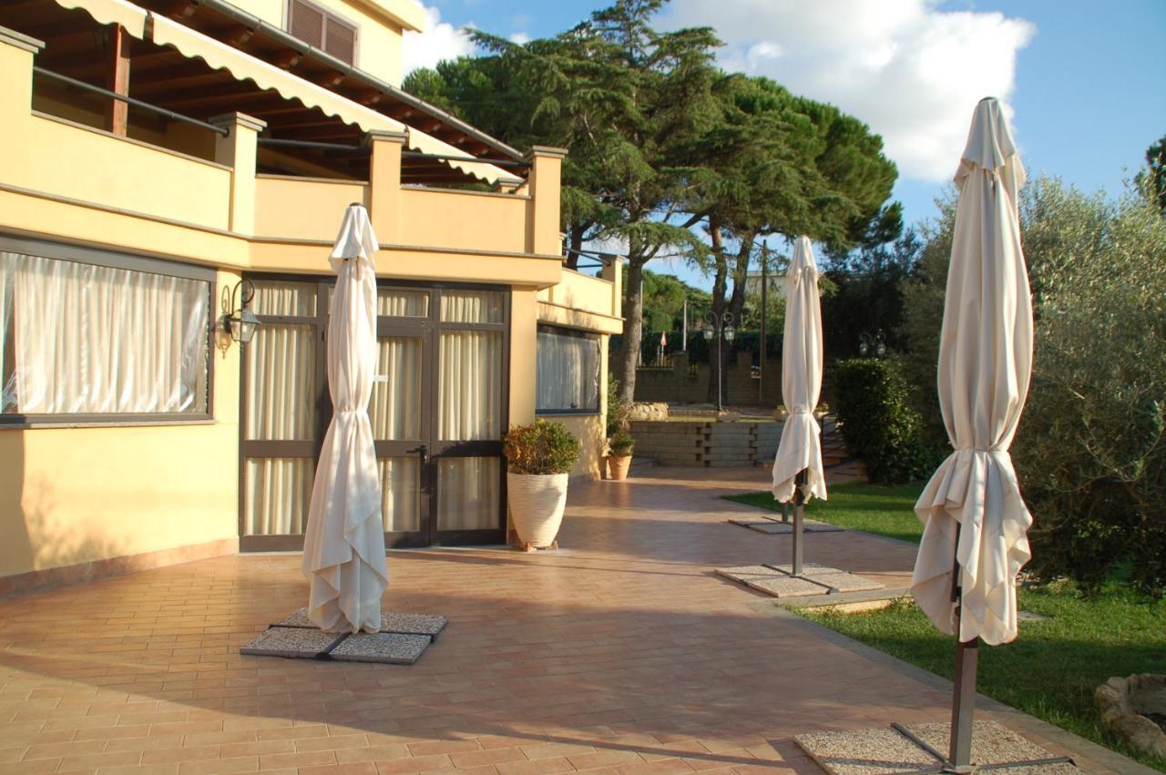 Bed And Breakfast La Corte Degli Ulivi Чивитавекия Екстериор снимка