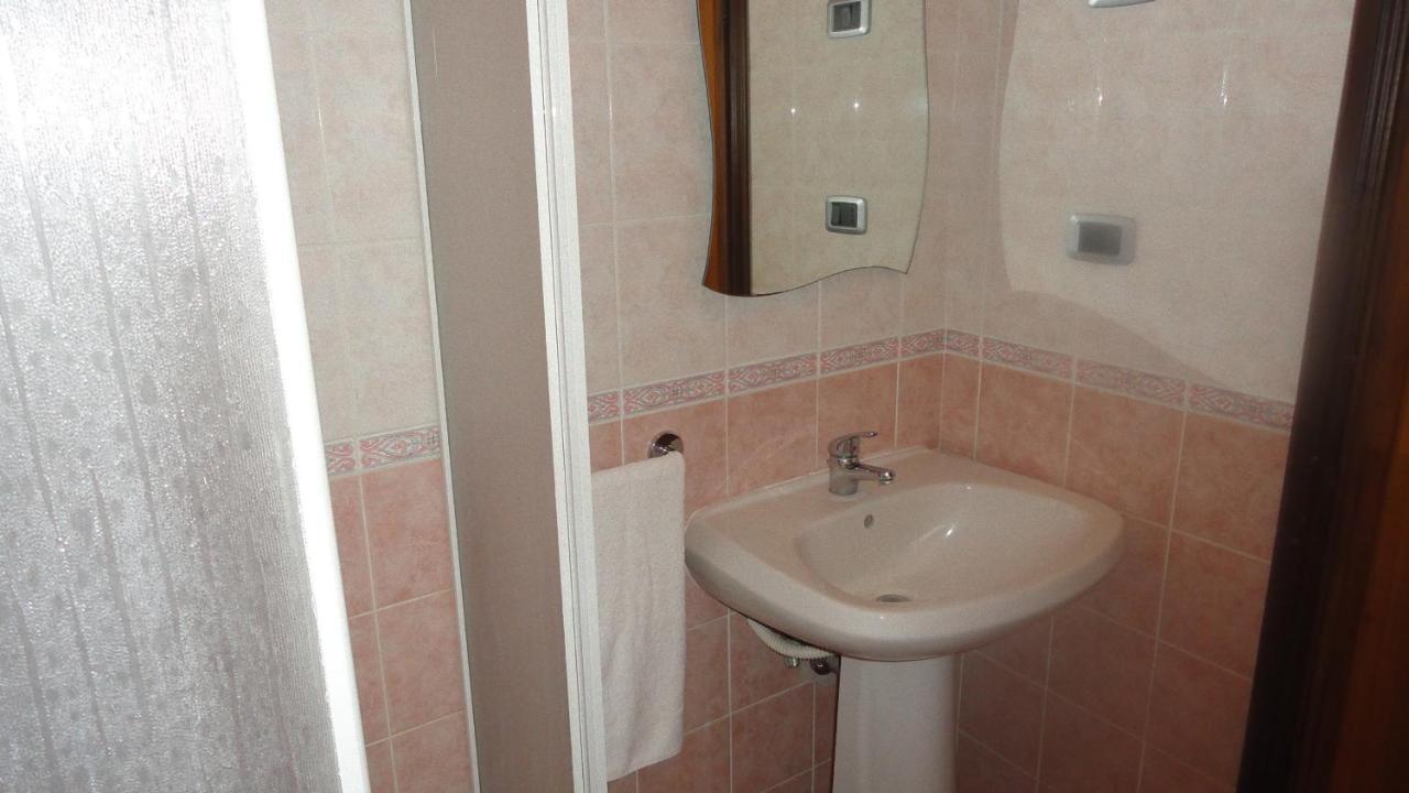 Bed And Breakfast La Corte Degli Ulivi Чивитавекия Стая снимка
