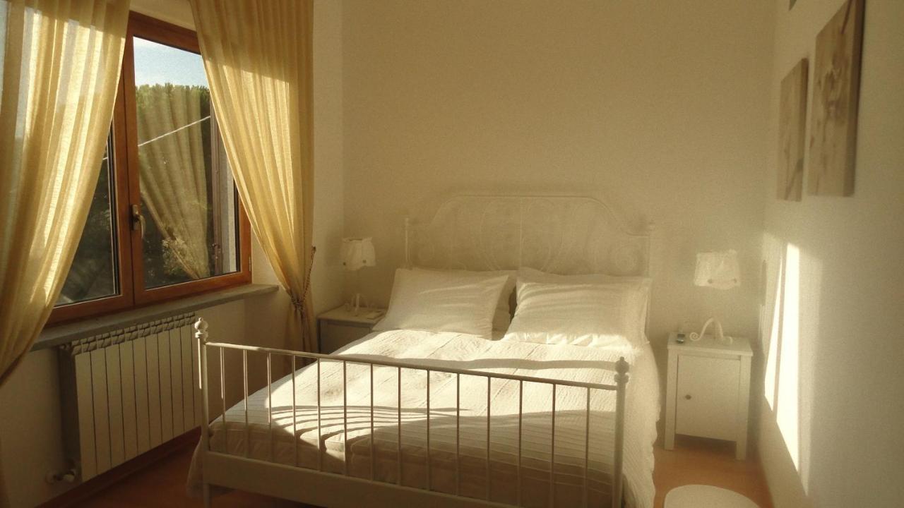 Bed And Breakfast La Corte Degli Ulivi Чивитавекия Стая снимка